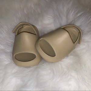 Children’s Yeezy Slides